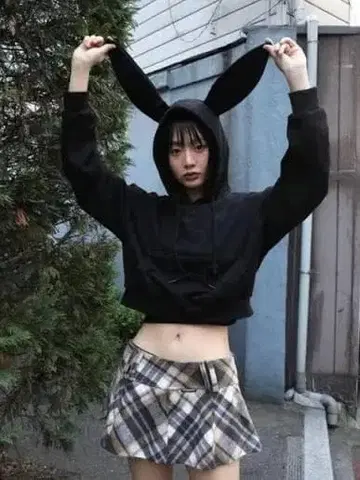 uglyshadow BUNNY EAR CROP HOODIE