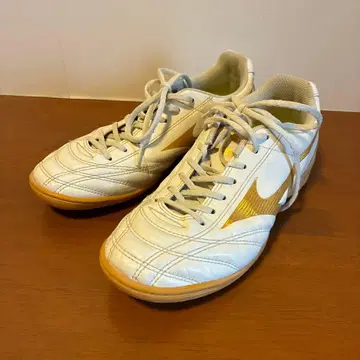 모나르시다 네오 MIZUNO 풋살화 화이트 골드
