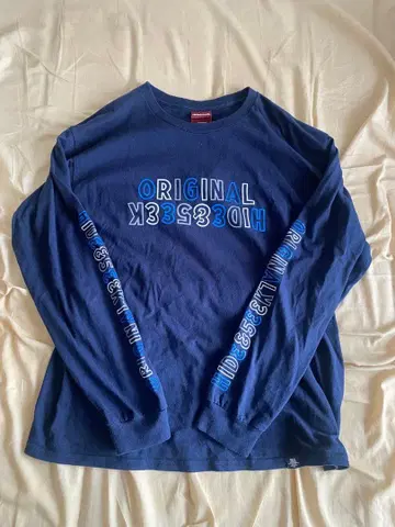 Hide and Seek Toru Nishiura L/S 티 네이비