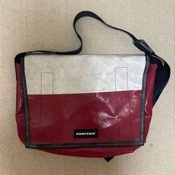 FREITAG 메신저 백 화이트 레드