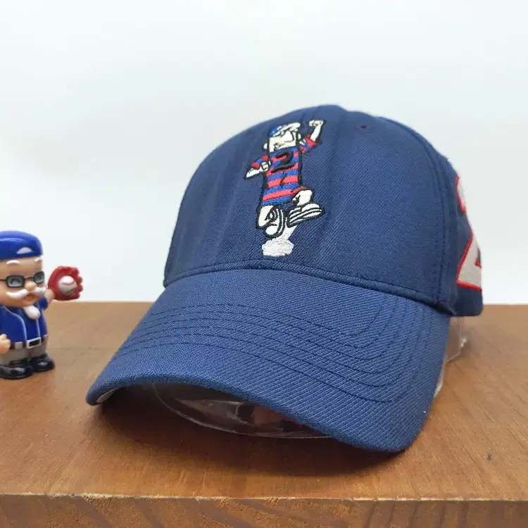 オールドスクールMLB野球帽キャラネイビー