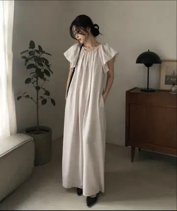새상품급 카프리슈 레마쥬 프릴 슬리브 올인원