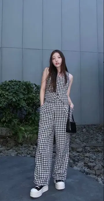 [택 포함 미사용 새상품] CALNAMUR 트위드 체크 베스트 점프수트