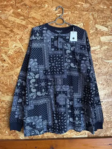 FREAK'S STORE 페이즐리 무늬 헨리넥 맨투맨