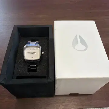 NIXON 더 스몰 플레이어 화이트