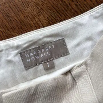 [착용 1회] MHL cotton twill 턱 팬츠 사이즈 1