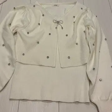 evelyn 리본 비쥬 가디건 세트 화이트 가디건