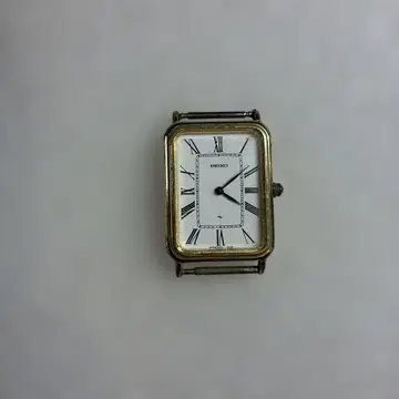 SEIKO 세이코 샤리오 수동 와인딩 시계 골드 x 화이트