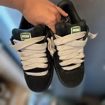 PUMA SUEDE XL 블랙 실버 스니커즈