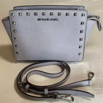 MICHAEL KORS 스터드 숄더백