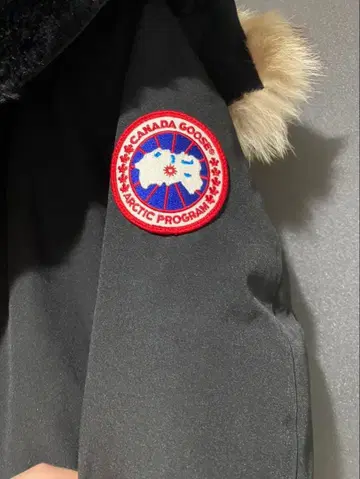 CANADA GOOSE 다운 자켓 블랙 S/P 사이즈