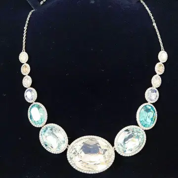 가격 인하 중 정품 SWAROVSKI 목걸이 다채로운 크리스탈