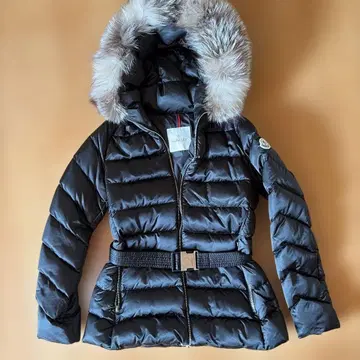 MONCLER 퍼 달린 다운 자켓 블랙