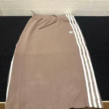 adidas Originals 타이트 스커트 브라운