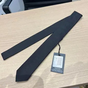 [ 미사용 새상품 ] DSQUARED2 메이플 리프 자수 블랙 넥타이