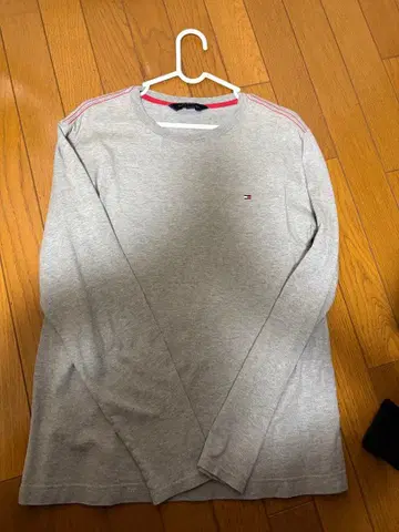 TOMMY HILFIGER 긴팔 티셔츠 그레이