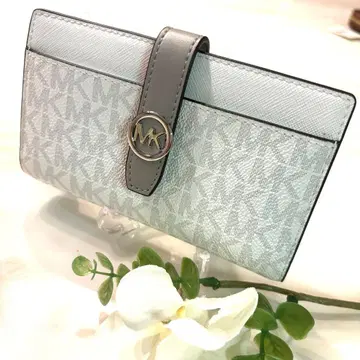 직영점 구매 택 포함 새상품 Michael Kors 화이트 접이식 지갑