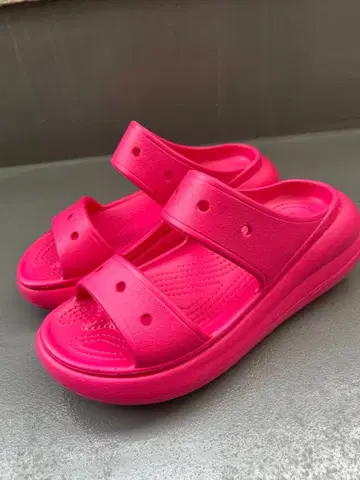 Crocs 통굽 샌들 핑크