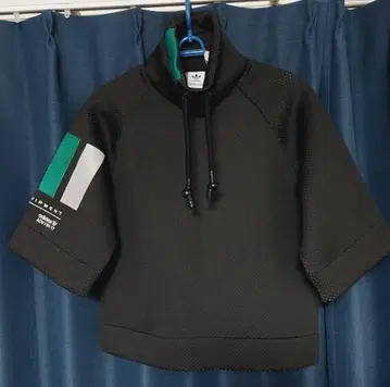 희귀 레어 adidas originals 5부 소매 하이넥 메쉬 맨투맨