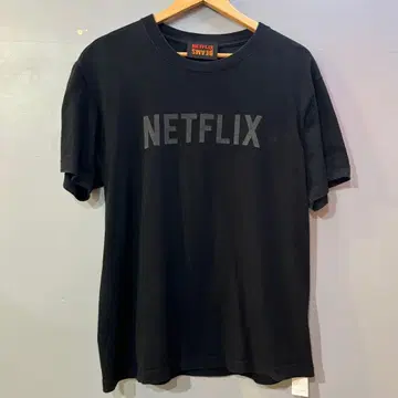 Netflix BEAMS 콜라보 T셔츠 블랙