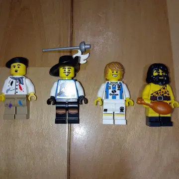 LEGO 미니 피규어 4개 세트