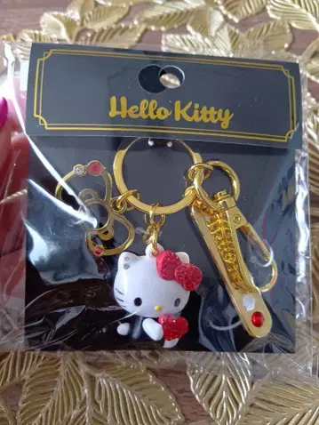 초레어 Hello Kitty 키링 참