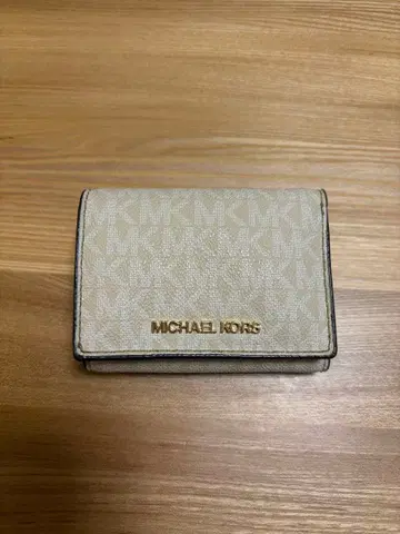 MICHAEL KORS 3단 폴더형 지갑 MK 로고 베이지