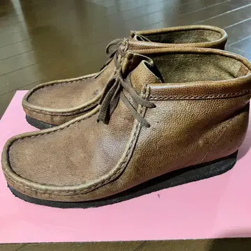 Clarks Wallabees 브라운 가죽 부츠
