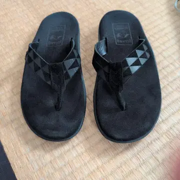 ISLAND SLIPPER 샌들 블랙 8