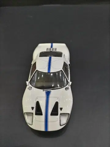 Ford GT40 미니카 화이트 블루 라인