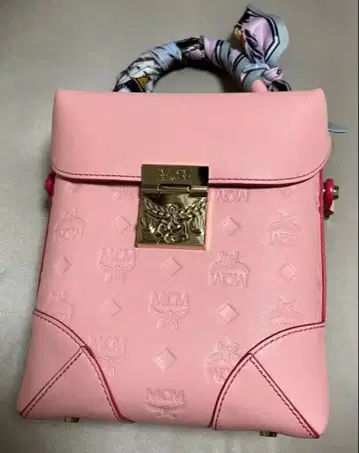 MCM 숄더백 트렁크 핑크