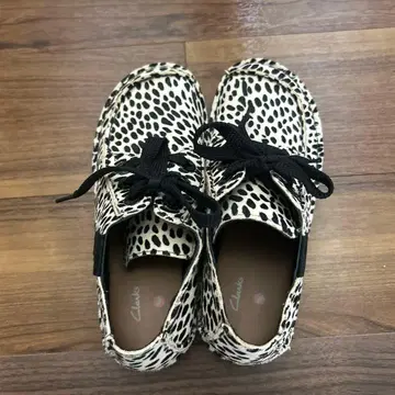 Clarks 애니멀 무늬 스니커즈