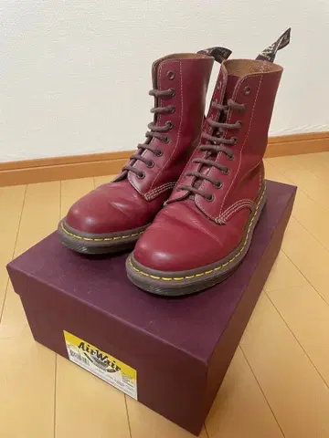 닥터 마틴 8홀 부츠 MIE Oxblood UK4