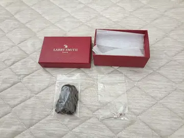 LARRY SMITH 페더 펜던트 탑