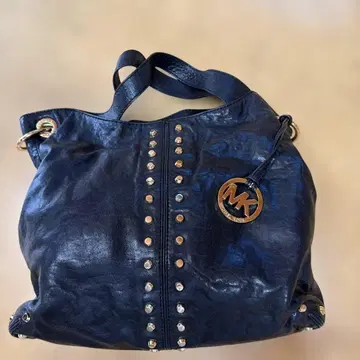 MICHAEL KORS 스터드 숄더백 블랙