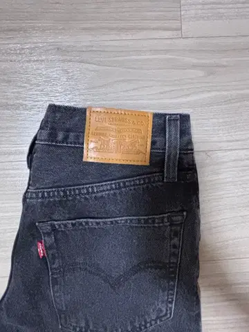 Levi's 블랙 데님 팬츠