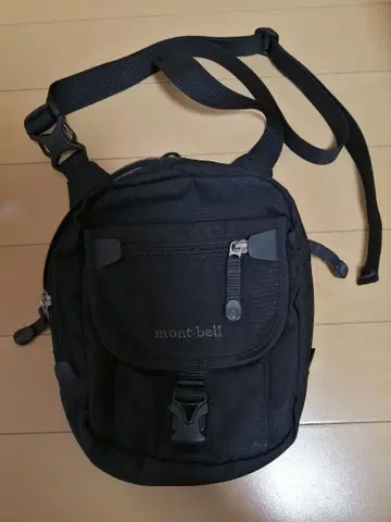 고기능 몽벨 mont-bell 숄더백 블랙