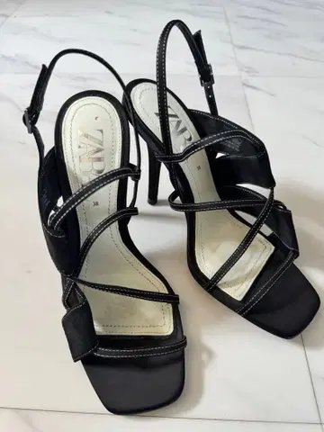 ZARA 스트랩 샌들 블랙 38