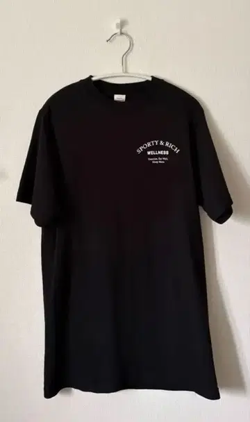 SPORTY & RICH 블랙 T셔츠 xs 사이즈