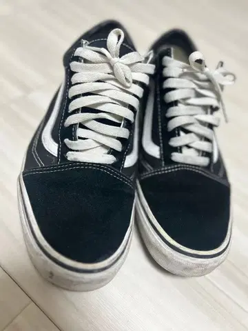 VANS 블랙 로우컷 스니커즈