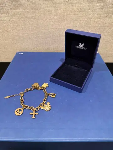 [새상품] Swarovski Disney 참 팔찌 골드
