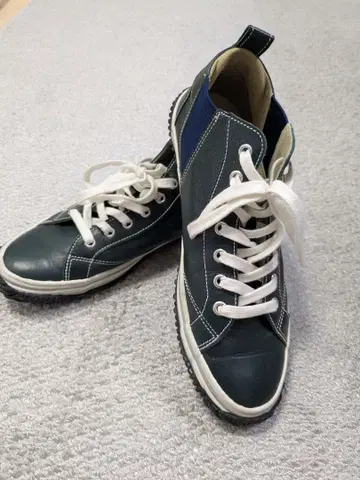 르꼬끄 스포르티브 스니커즈 네이비 가죽 23.5cm