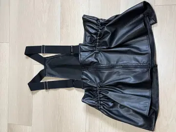 인조 가죽 뷔스티에 블랙