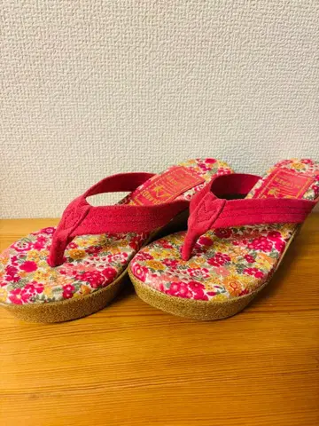 ISLAND SLIPPER 꽃무늬 웨지솔 조리