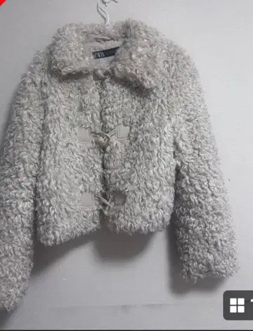 ZARA 화이트 무스탕 자켓