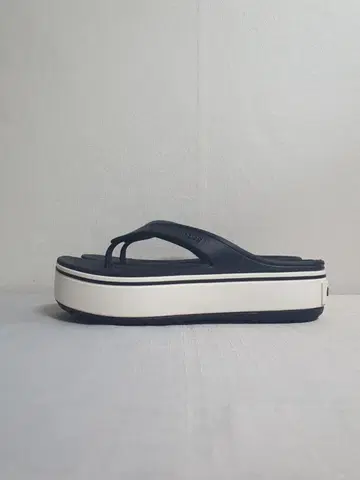 240mm 크록스 크록밴드 플랫폼 플립플랍 블랙 화이트