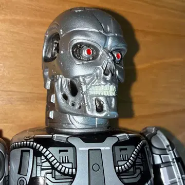 메디콤토이 터미네이터 엔드스켈레톤 T-800 피규어 브리키