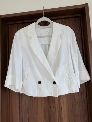 ZARA 숏 기장 더블 브레스트 사양 블레이저