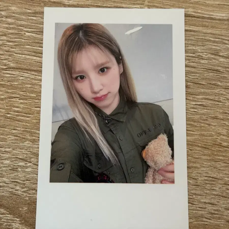 ARTMS LOONA Jinsoul Signed Polaroid | Bunjang Global
