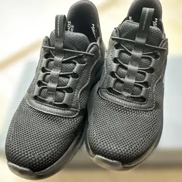 SKECHERS Hands Free Swift Fit 스니커즈